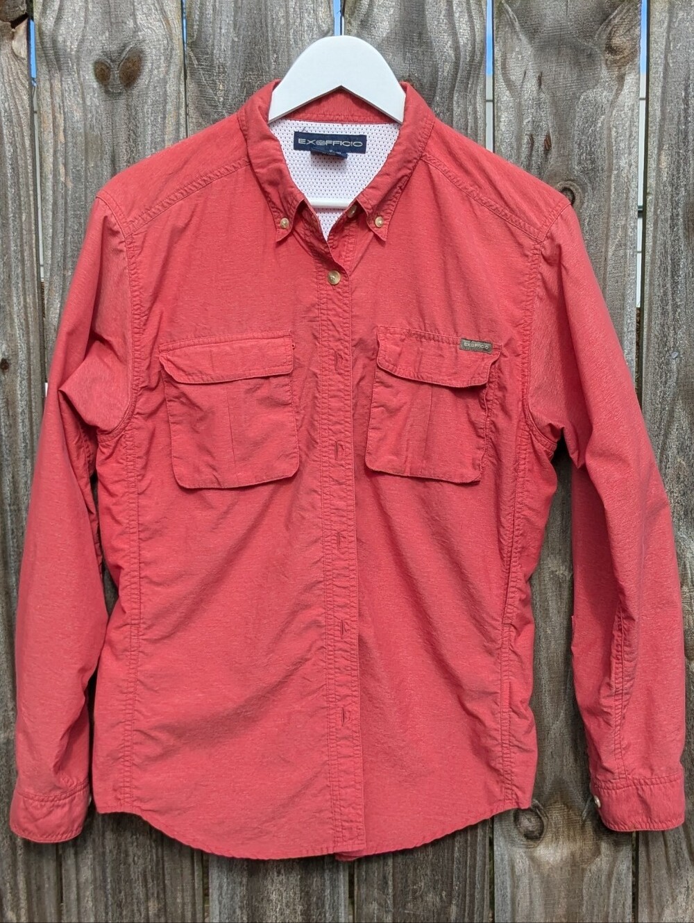 Ex Officio Small Button-Down Long Sleeve Shirt in Coral Travel Fishing Outdoor